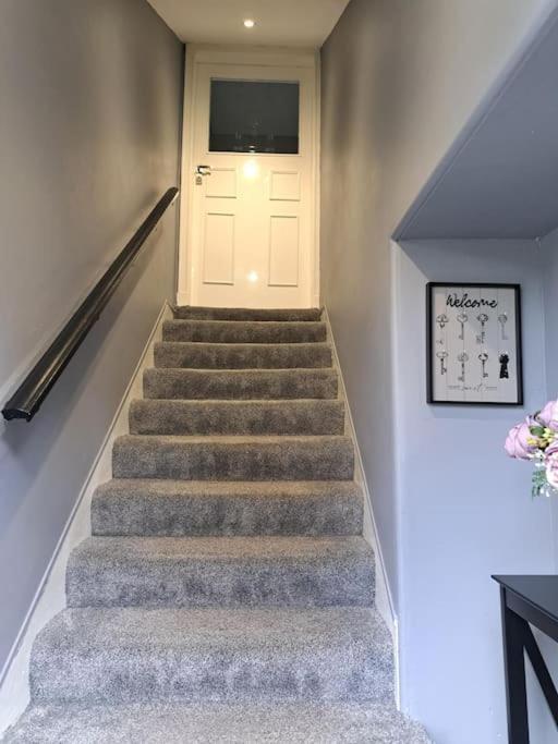 רנפרו Glasgow Apartment Close To The Airport מראה חיצוני תמונה